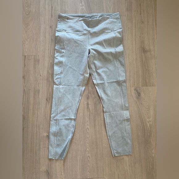 Lululemon Fast and Free Tight - Picture 1 of 4